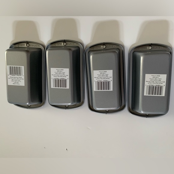 Wilton Recipe Right Non-Stick Mini Loaf Pan Set - Picture 4 of 5